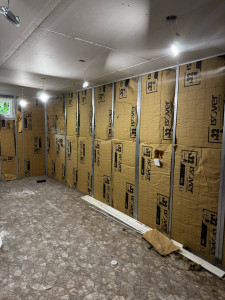Photo de galerie - Installation de prises et de spots avant doublage 