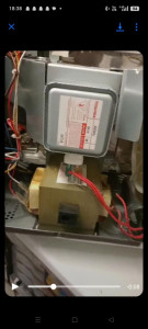 Photo de galerie - Réparation d'un micro-onde.
et même réparation de four électrique et lave vaisselle et machine à laver 