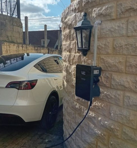 Photo de galerie - Installation et mise en service d'une borne électrique V2C trydan avec câble 5m