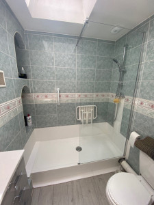Photo de galerie - Pose de carrelage et bac à douche à l’italienne. 