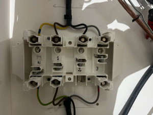 Photo de galerie - Remplacement et installation du tableau électrique principal.”