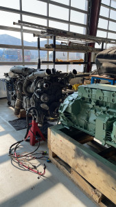 Photo de galerie - Remplacement moteur sur poid lourd 