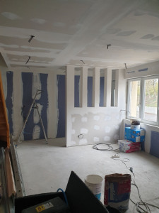 Photo de galerie - Placo ,passage de câble, fausse verrière ,enduit, peinture ,finition
