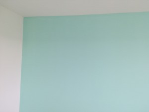 Photo de galerie - Pan de mur d'une chambre, turquoise 