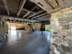Photo de galerie - Réalisation d’un sol béton de 8m3 : préparation, coulage et finition lissée.