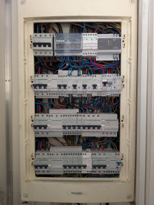 Photo de galerie - Vérification complète et mise aux normes du tableau électrique.
