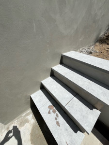 Photo de galerie - Pose de pierres sur un escalier
