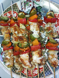 Photo de galerie - Confection de brochettes pour un barbecue 