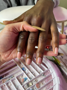 Photo de galerie - Dépose terminée, ongles pas abîmés.