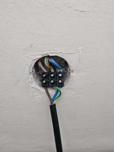 Photo de galerie - Branchement des gazinières électriques.