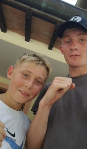 Photo de galerie - Un des enfants que je gardais pendant l'année que j'amenais souvent au foot. Ça m'a beaucoup aidé aussi en tant que chef scout.