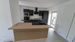 Photo de galerie - Pose d'une cuisine 