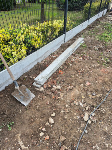 Photo de galerie - Posé de clôture et sous bassement beton