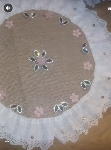 Photo de galerie - Creation fais main pour les femmes table rond tissu decoration poser les tables basse 
