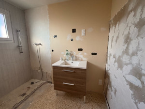 Photo de galerie - Création de prise + applique+ tirage de prise pour futur balnéo( tirage d’alimentation)