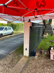 Photo de galerie - Réalisation portail coulissant moteur Bft 
