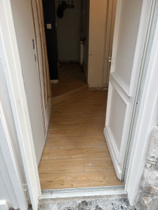 Photo de galerie - Pose de carrelage imitation parquet 