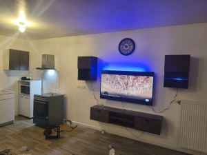 Photo de galerie - Montage Kit et tv sur mur 
