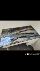 Photo de galerie - Bureau résine décoratifs 