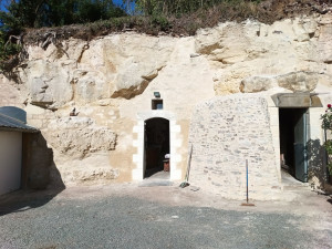Photo de galerie - Remise en état d une façade de cave troglodyte 