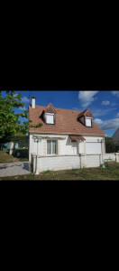 Photo de galerie - Toiture et Muret 2 mois après anti-mousse et hydrofuge 
