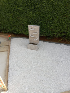 Photo de galerie - Pose d'une fontaine 