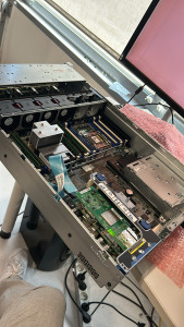Photo de galerie - Réparation d’un serveur HPE