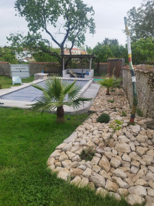 Photo de galerie - Aménagement du jardin, tonte de pelouse selon les M2, création de mobilier extérieur.