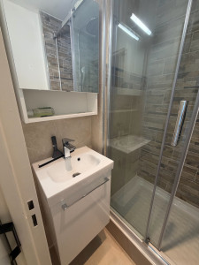 Photo de galerie - Salle de douche nettoyée