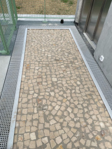 Photo de galerie - Pose de pavés en pierre