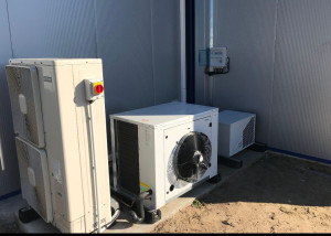 Photo de galerie - Installation chambres froides et groupe de climatisation.