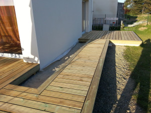 Photo de galerie - Terrasses reliées par une allée