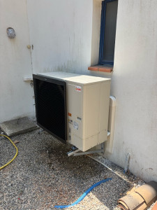 Photo de galerie - Groupe extérieure pompe à chaleur daikin 