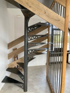 Photo de galerie - Réalisation escalier colimaçon 