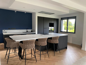 Photo de galerie - Pose cuisine et son îlot 