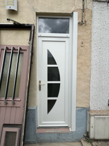 Photo de galerie - Remplacement d’une porte d’entrée 
