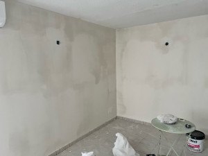 Photo de galerie - Enduit sur ancien crépis - rendu lisse 