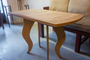 Photo de galerie - Fabrication de table avec plateau en pierre encastré