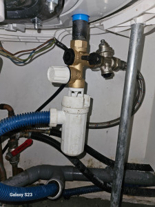 Photo de galerie - Pose d'un groupe de sécurité 