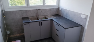 Photo de galerie - Demande particulière d'un client faire un habillage mur entièrement de crédences 