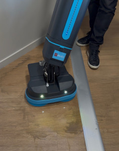 Photo de galerie - Nettoyage approfondi des sols plastique