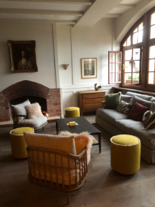 Photo de galerie - Nous avion repeint un salon 