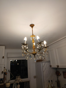 Photo de galerie - Installation lustre