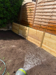 Photo de galerie - Fin chantier évacuation de la terre, mur en bois avec drainage