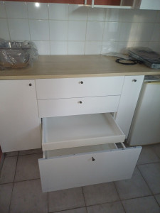 Photo de galerie - Pose des cuisines 