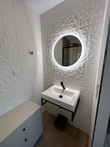 Photo de galerie - Pose faïence, meuble vasque, miroir...