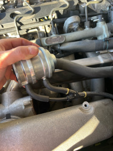 Photo de galerie - Nettoyage vanne EGR en préventif. Voiture qui roule en sous régime et fume noir. 