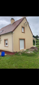 Photo de galerie - Après le nettoyage du pignon comme neuf avec les produit français et sa marche aussi bien sûr les toiture muret dallage