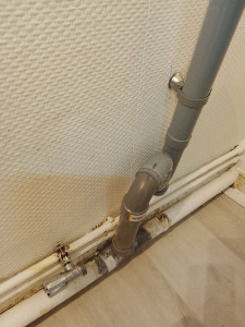 Photo de galerie - Création point d eau et évacuation pour un lave linge.