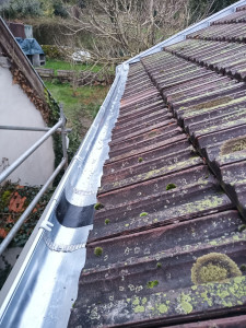 Photo de galerie - Changement d'une gouttière havraise en zinc.
